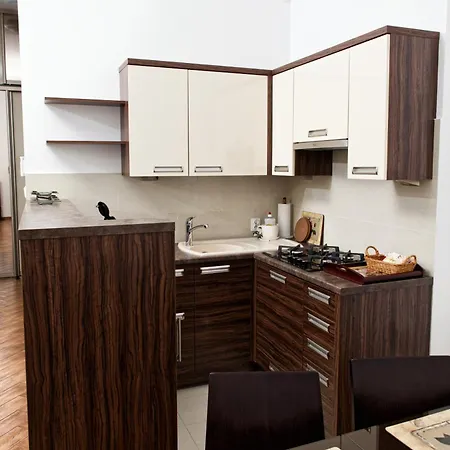Paniaga Apartament *